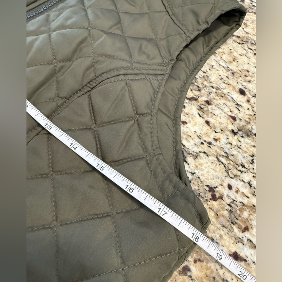 Laura Scott army green quilted vest SZ 2-4 - Picture 10 of 13